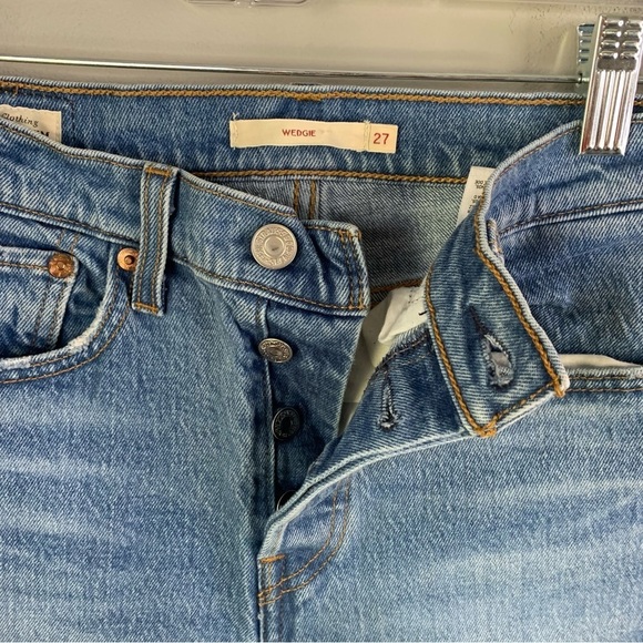 Levi’s Premium WEDGIE Icon Fit High Rise Jeans - Picture 4 of 5